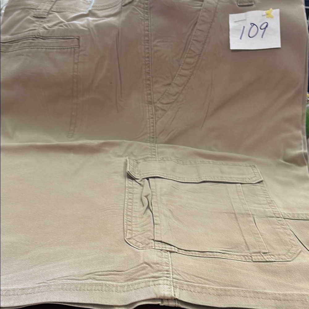 Wrangler Men's Beige Cargo Shorts